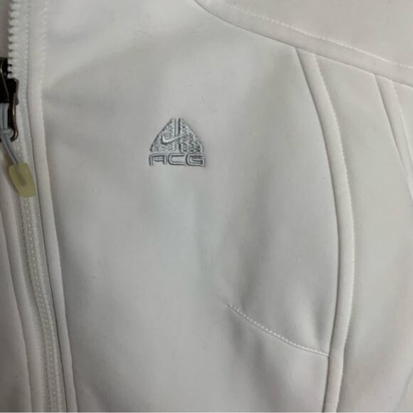Nike ACG white soft shell thermal layer jacket size medium - Picture 3 of 6